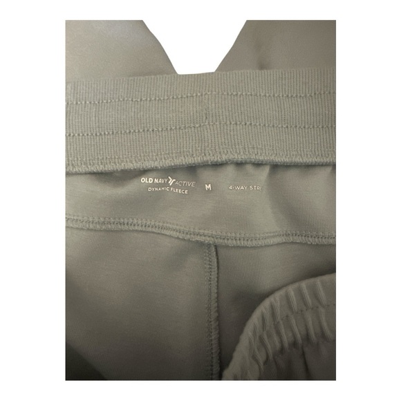 Old Navy Mens Gray Dynamic Fleece Shorts, Medium - Picture 8 of 9